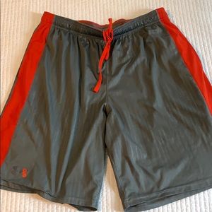 Under Armour gym shorts size L